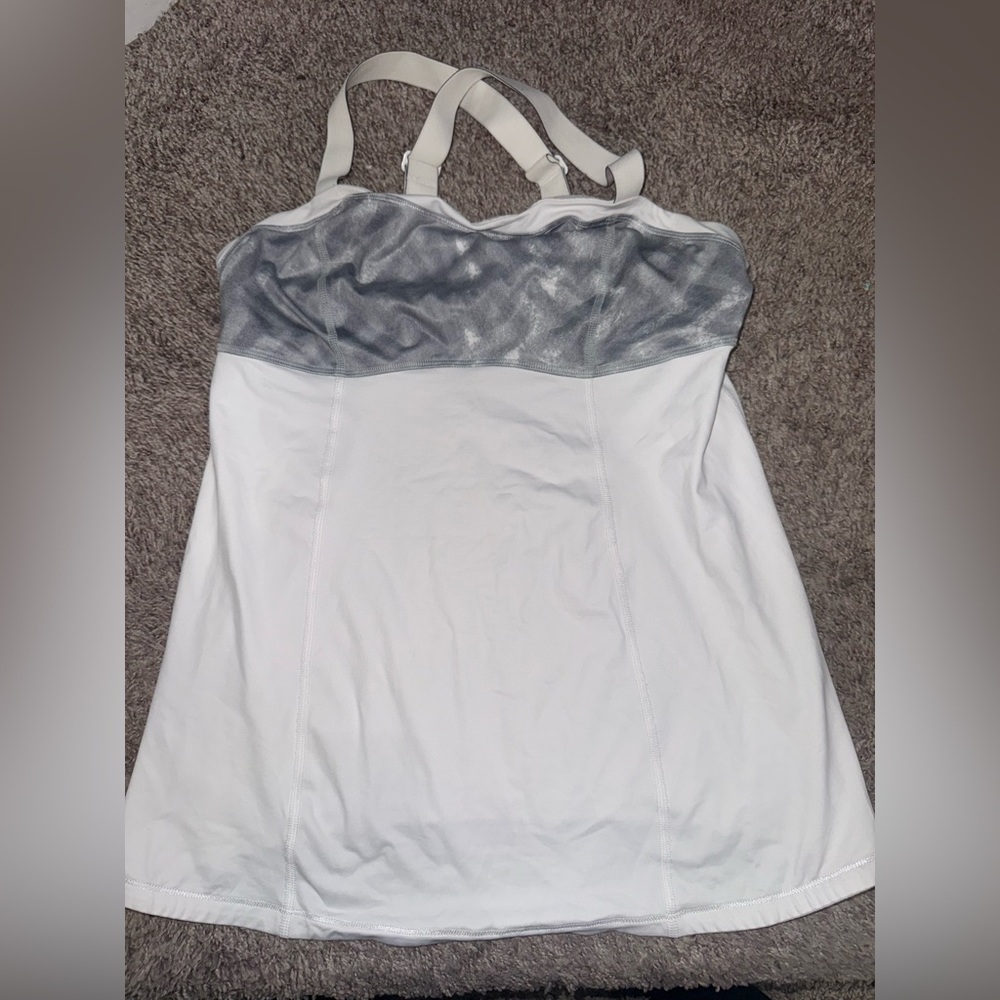 EUC Lululemon bra catch me tank size 8
